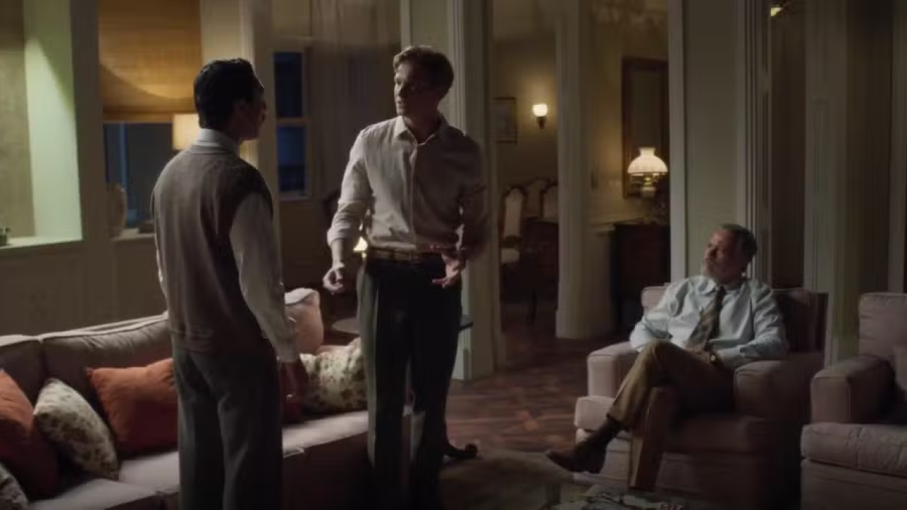 Raimundo conta para Ronaldo que Bia fez o exame de virgindade em Garota do Momento