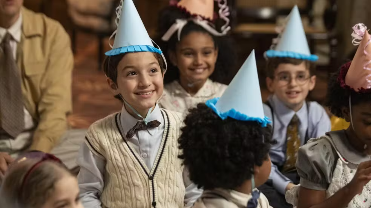 Samir ganha festa de aniversário patrocinada por Candinho em Êta Mundo Melhor!