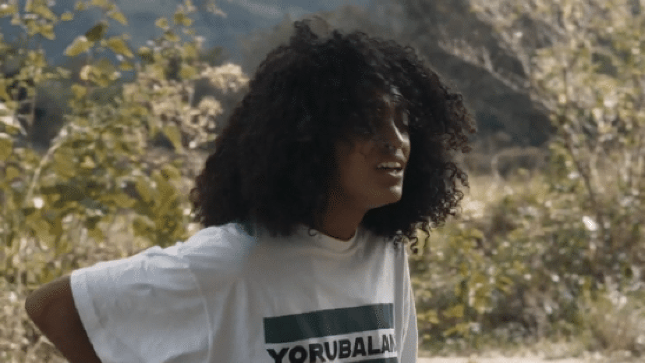 Teca começa a sentir as dores do parto e pede que Du busque ajuda em Renascer