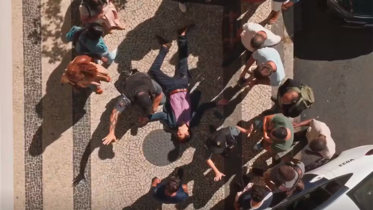 Vanderson é atingido por assaltantes e é levado ao hospital em Dona de Mim