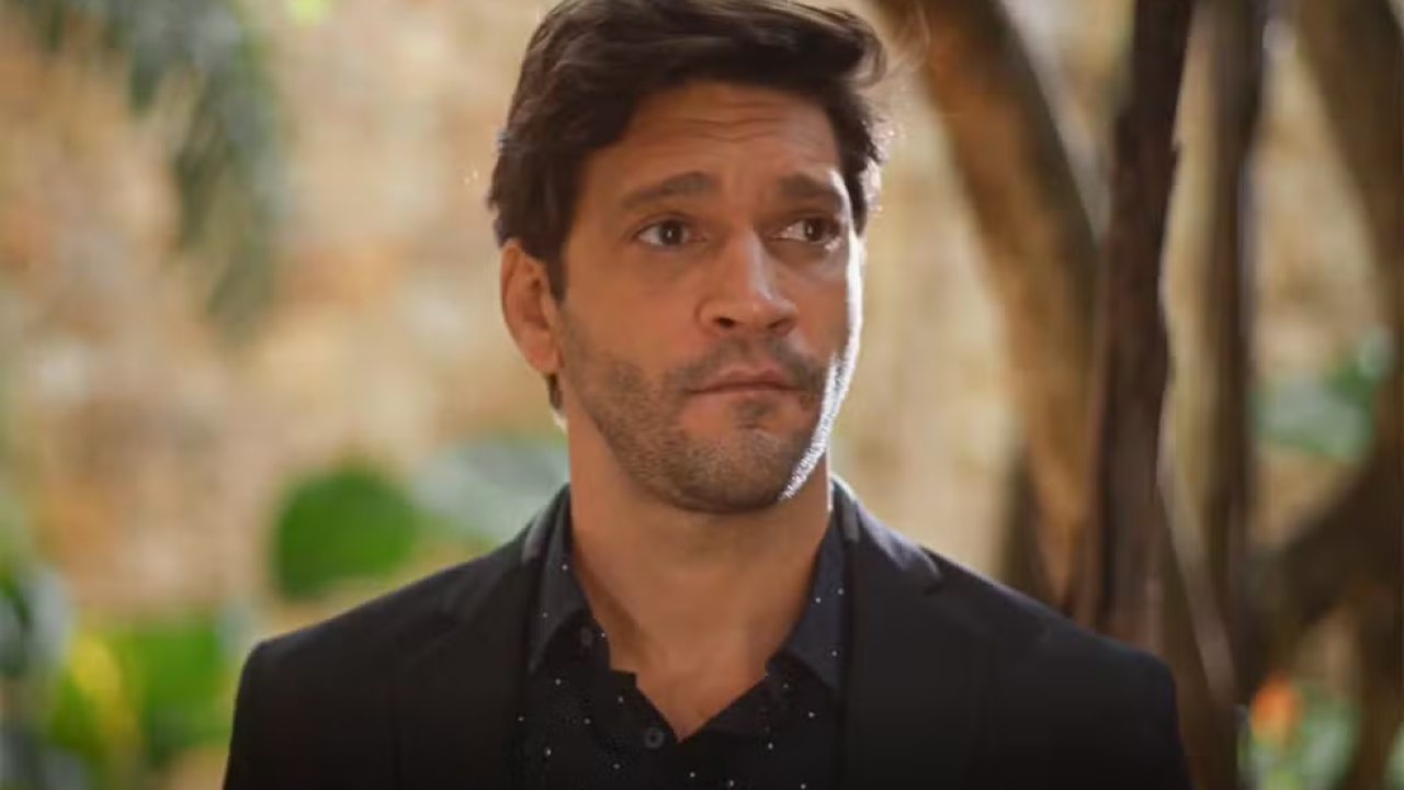 Vanderson vai atrás de informações de Ellen na Fábrica da Boaz em Dona de Mim