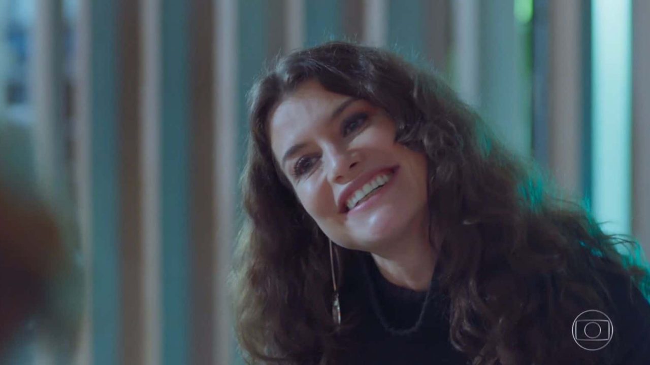 Foto de Alinne Moraes em Um Lugar ao Sol