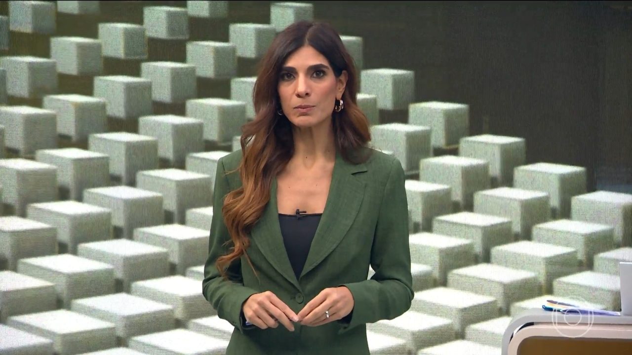 Foto de Andréia Sadi no estúdio do Jornal Hoje