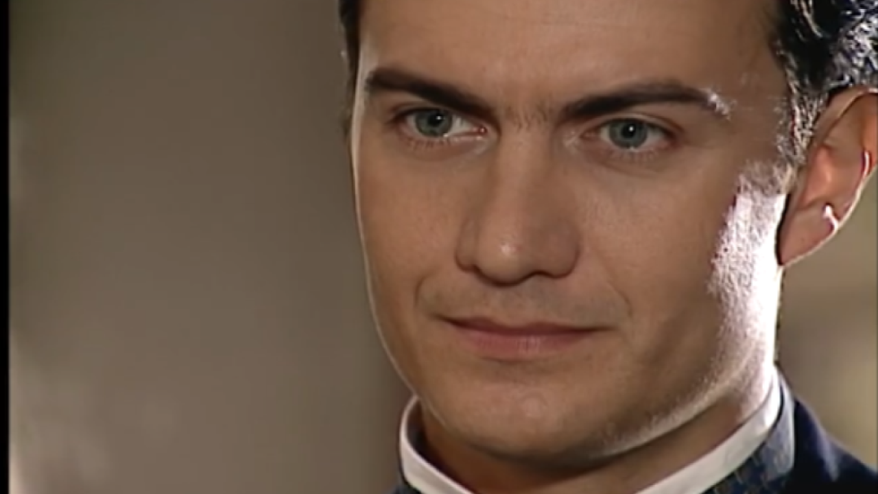 Augusto volta a fazenda e Florinda foge dele em Terra Nostra