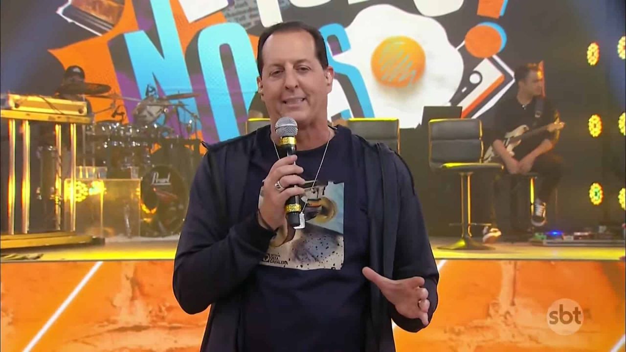 Foto do apresentador Benjamin Back no programa É Tudo Nosso!