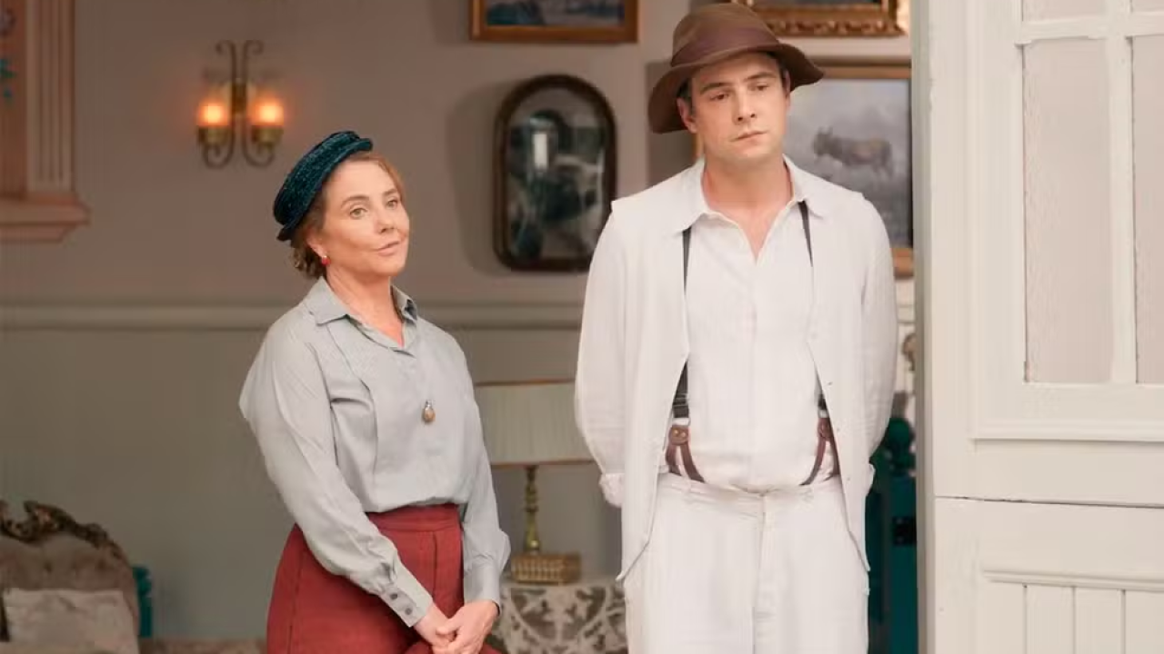 Candinho vai atrás de Zulma para que ela retire a queixa contra Dita em Êta Mundo Melhor!