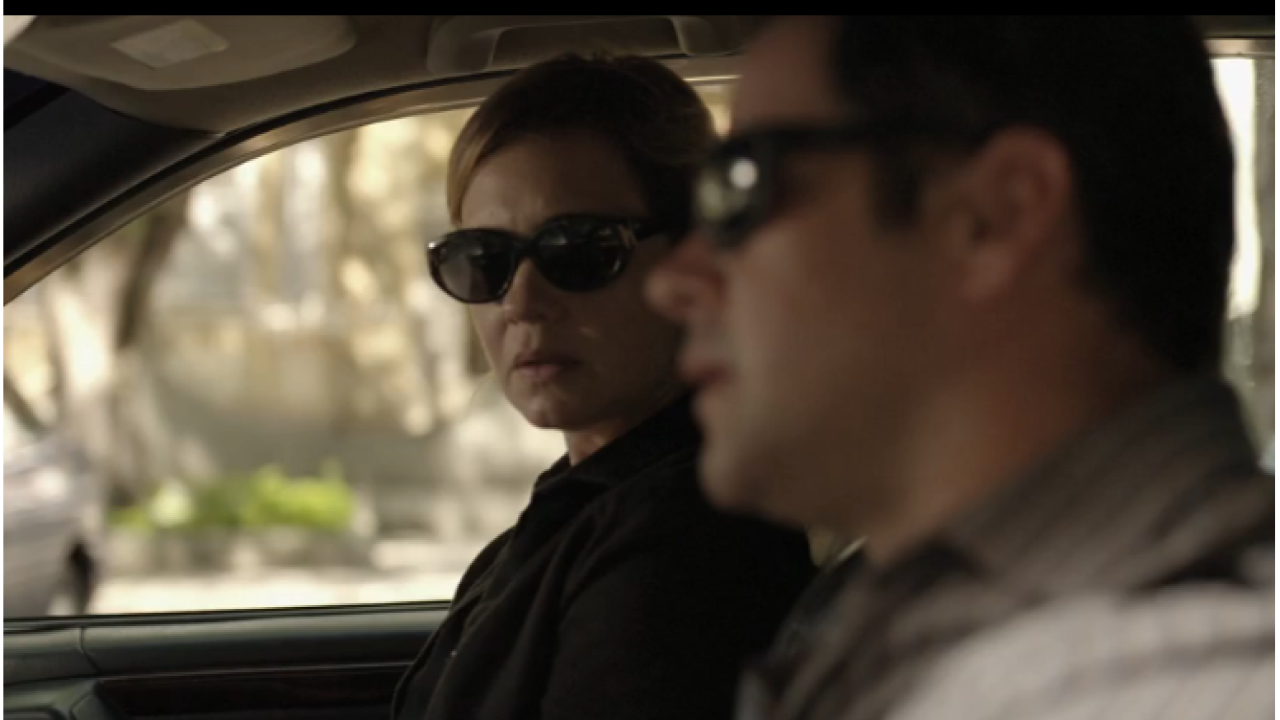 Carminha consegue descobrir que foi Tufão quem atropelou Genésio em Avenida Brasil