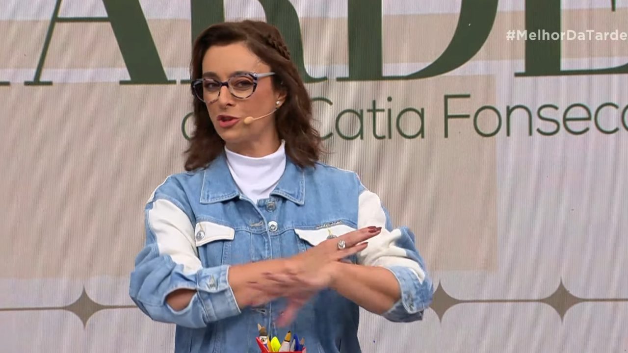 Foto da apresentadora Catia Fonseca