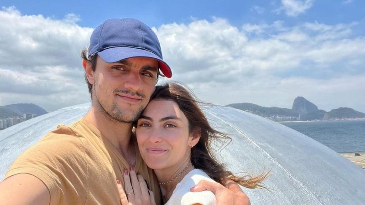 Felipe Simas e Mariana Uhlmann