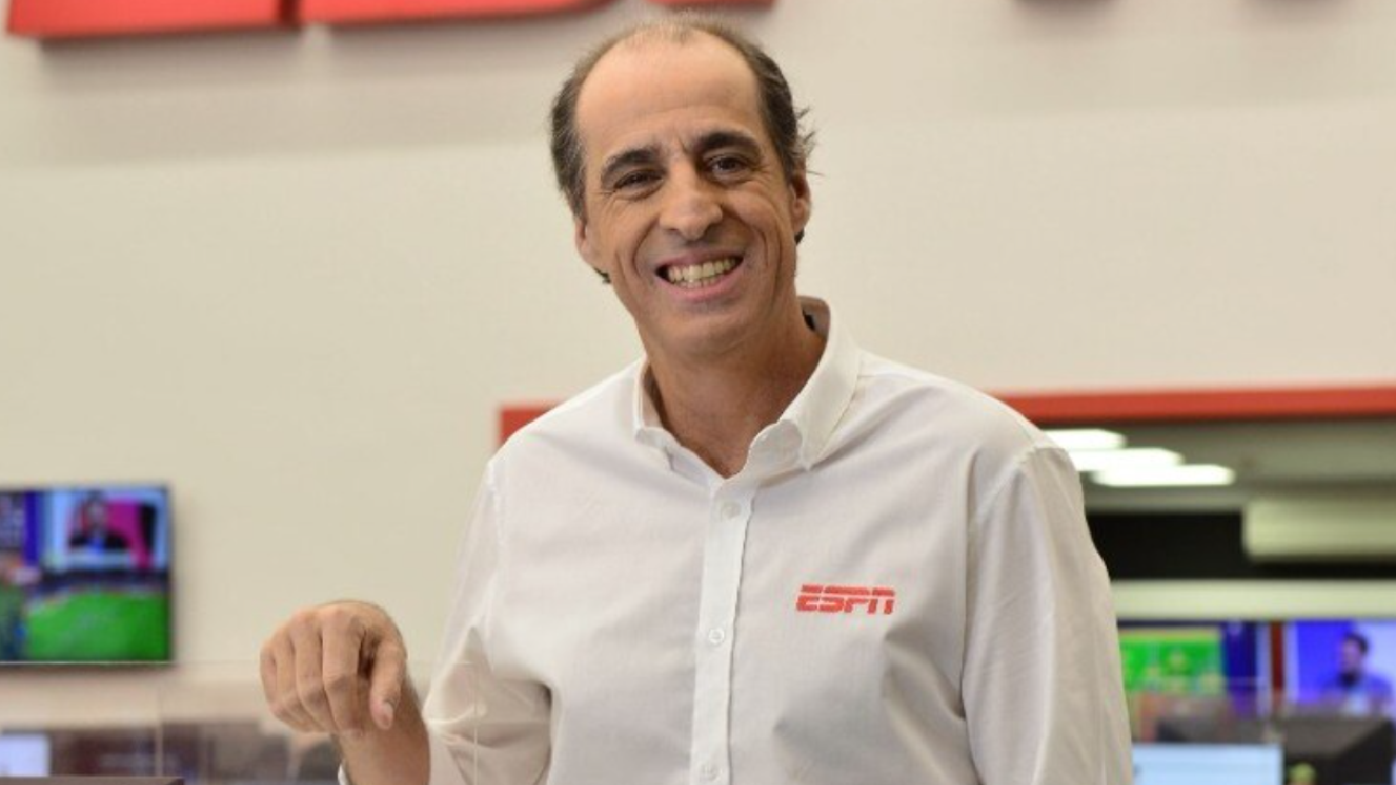 Fernando Meligeni no fundo da redação da ESPN