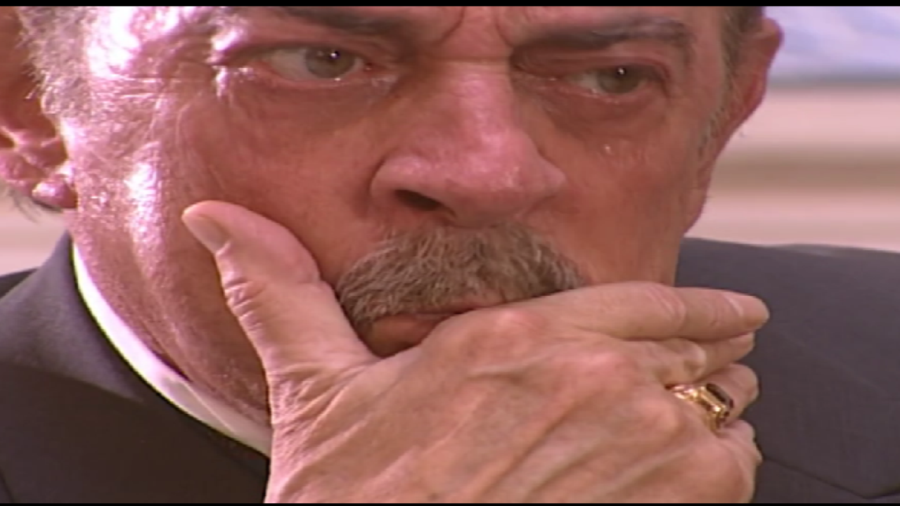 Francesco é obrigado a fechar a sua Casa Bancária após falência de seus sócios em Terra Nostra