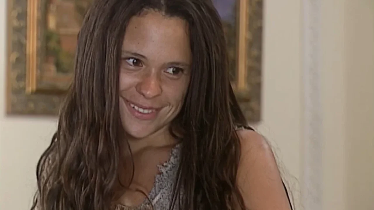 Vanessa Gerbelli caracterizada como Lindinha em cena de O Cravo e a Rosa na Globo