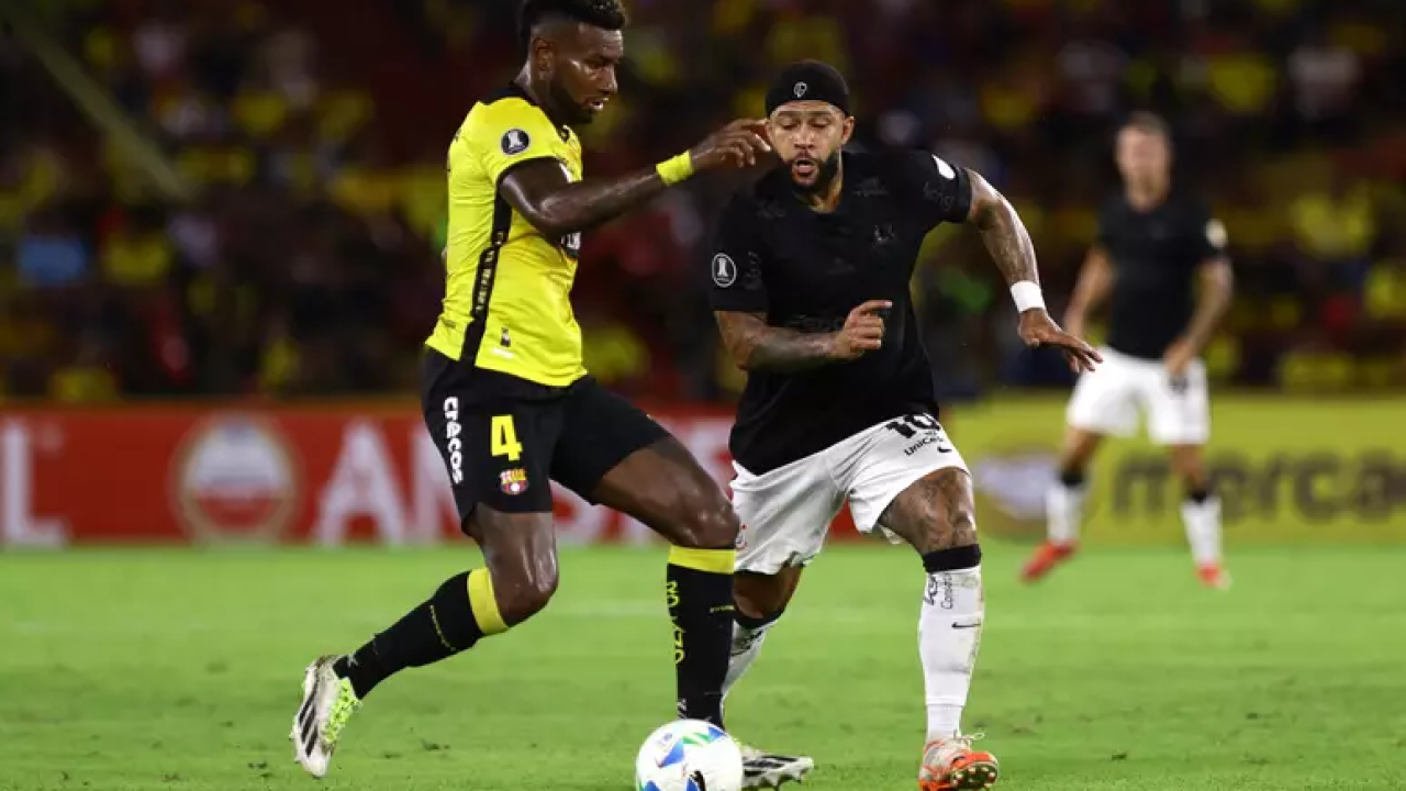 Imagem de partida do Corinthians e Barcelona do Equador na Libertadores