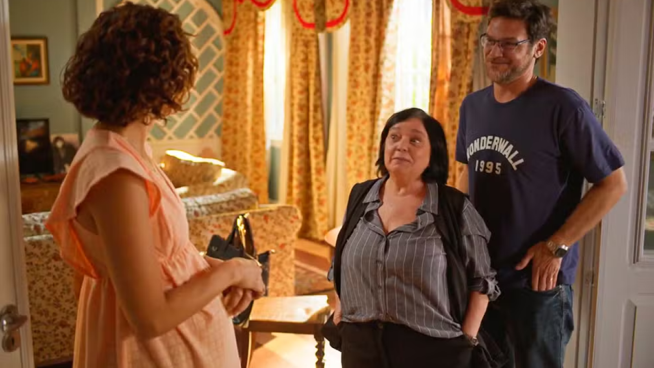 Hudson e Ellen entram na justiça pela guarda de Sofia em Dona de Mim