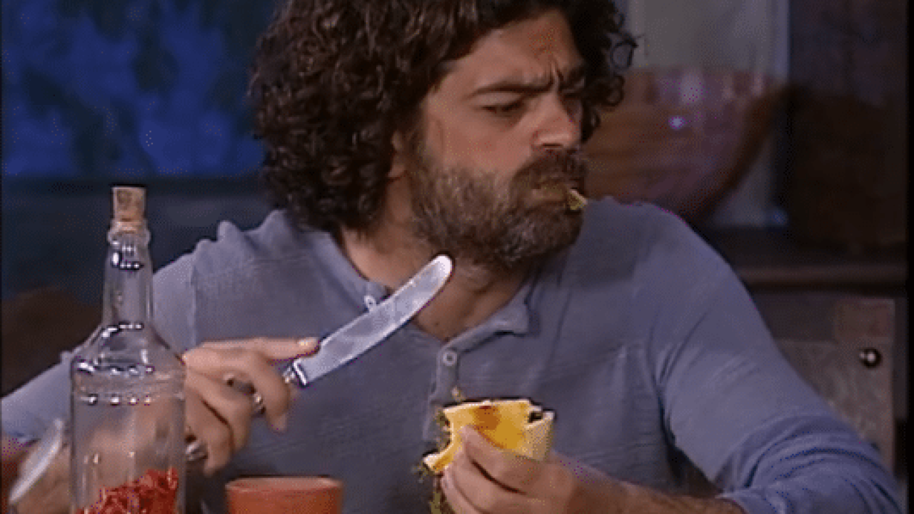 Petruchio comendo torta de capim em O Cravo e a Rosa