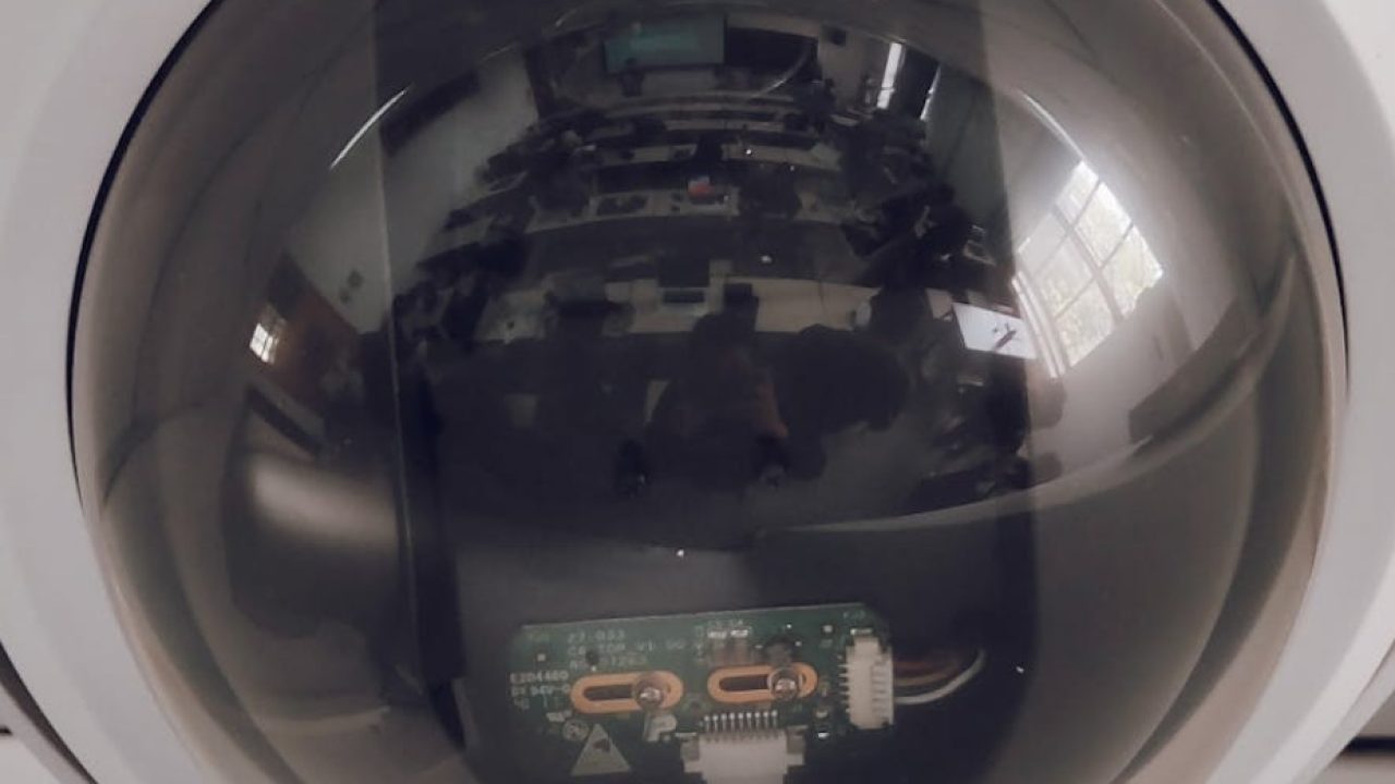 Foto de câmera de segurança da Intelbras