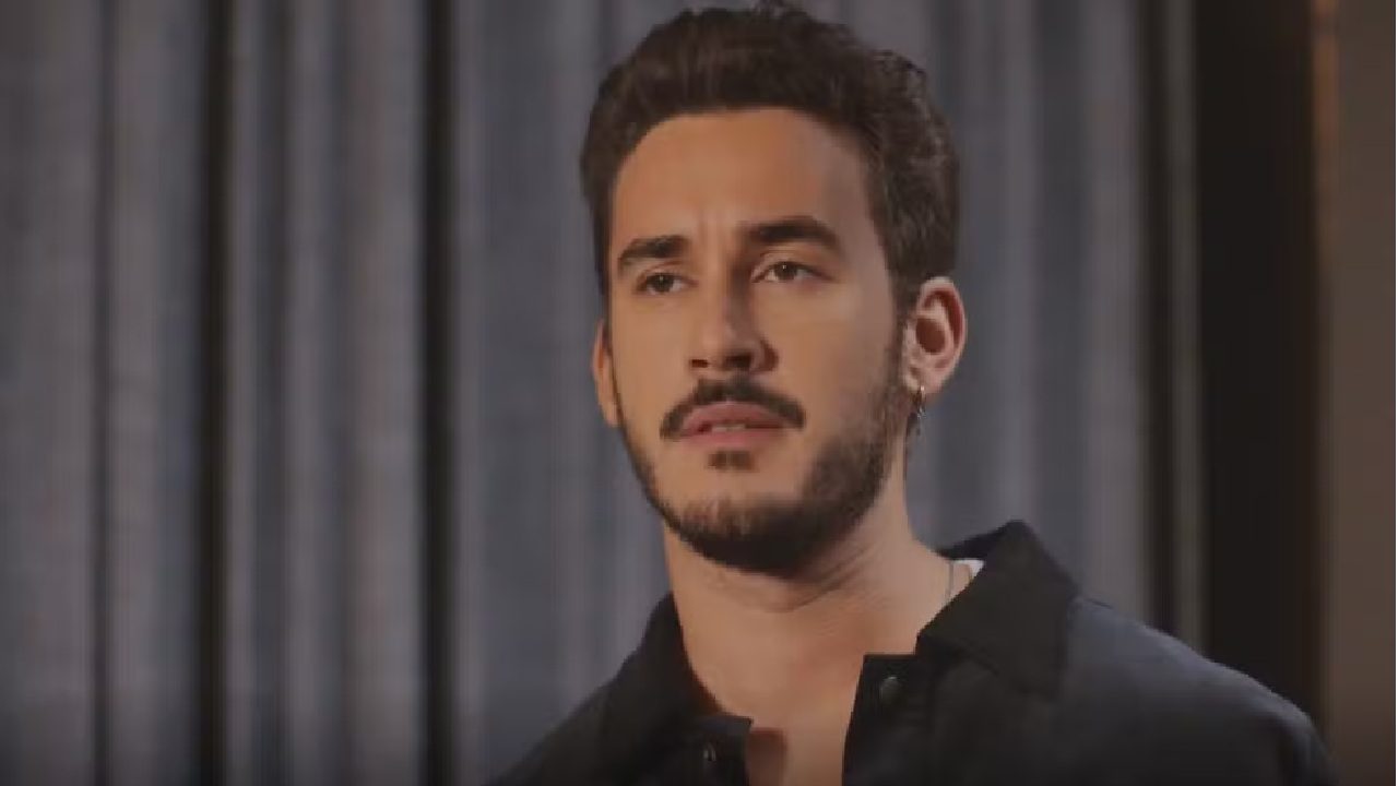 João Raul sofre as consequências do rompimento com Ronei em Coração Acelerado