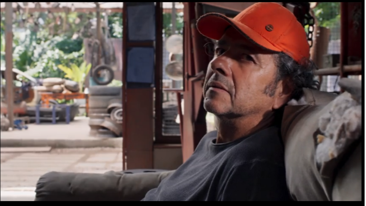 Joaquim omite saber da morte de Célio em Três Graças