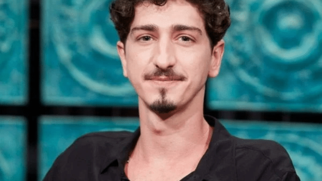 Foto do ator Johnny Massaro