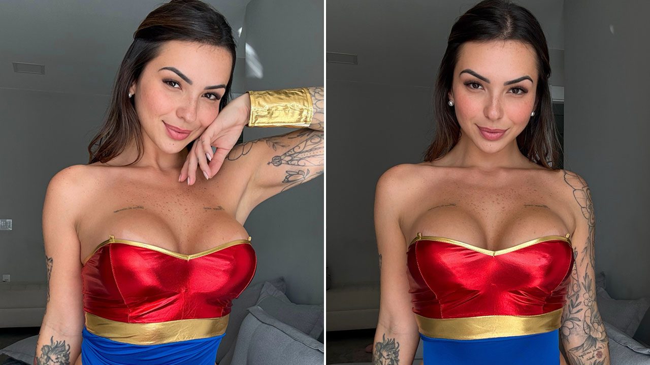 Karol Rosalin vestida com fantasia de Mulher-Maravilha, em montagem com duas fotos posando em ambiente interno