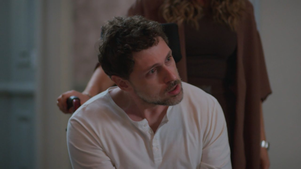 Foto de Leonardo surgindo vivo na novela Vale Tudo