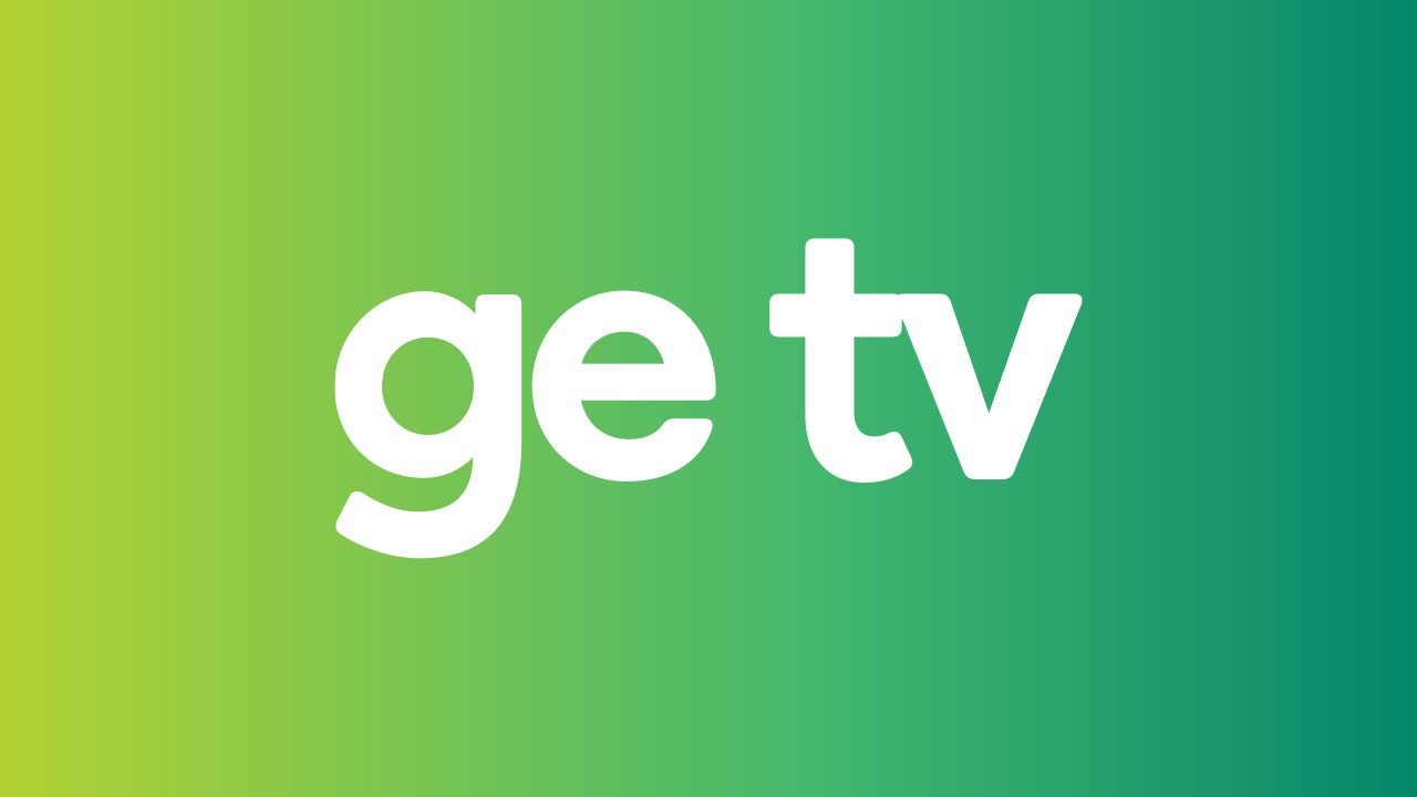 Logotipo da GE TV em fundo degradê verde e amarelo da Globo