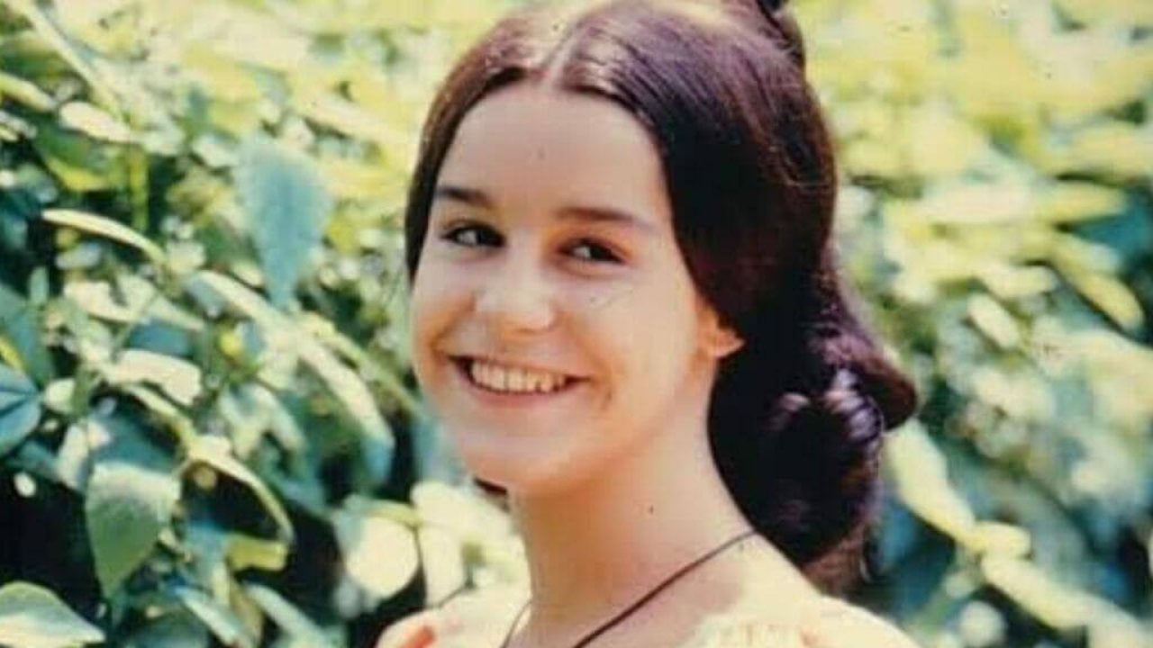 Lucélia Santos caracterizada como Maria Isabel em cena da novela Escrava Isaura