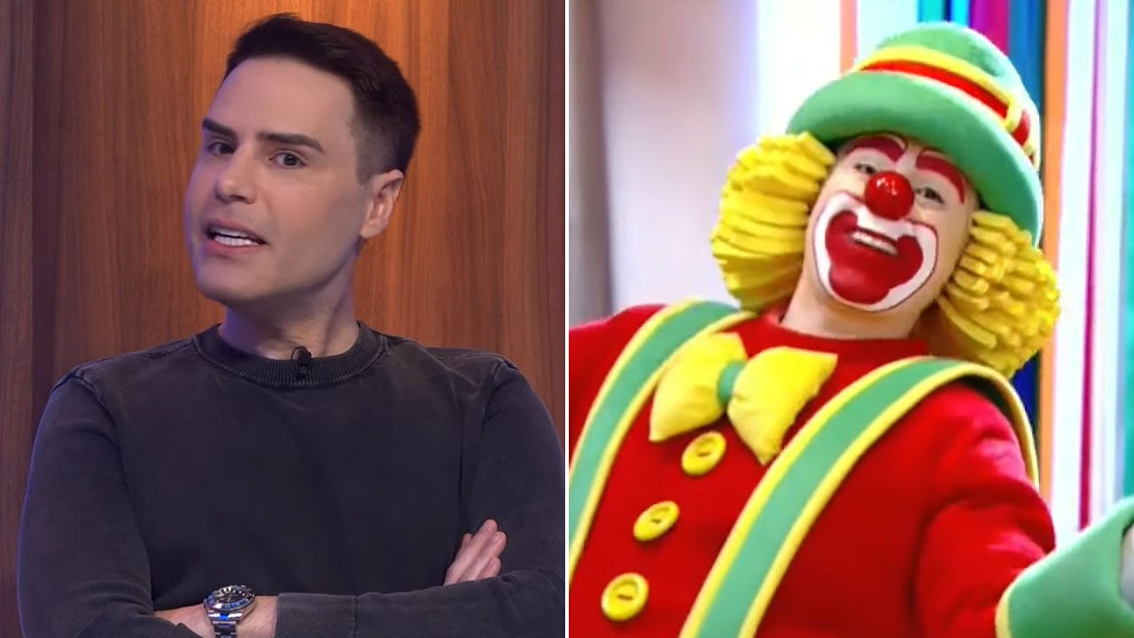 Montagem com Luiz Bacci falando no estúdio do Programa Flávio Ricco ao lado do palhaço Patatá sorrindo no cenário colorido do SBT