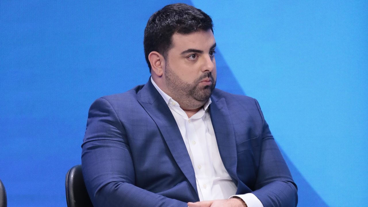 Foto do apresentador Macedão da Chinelada em evento do SBT