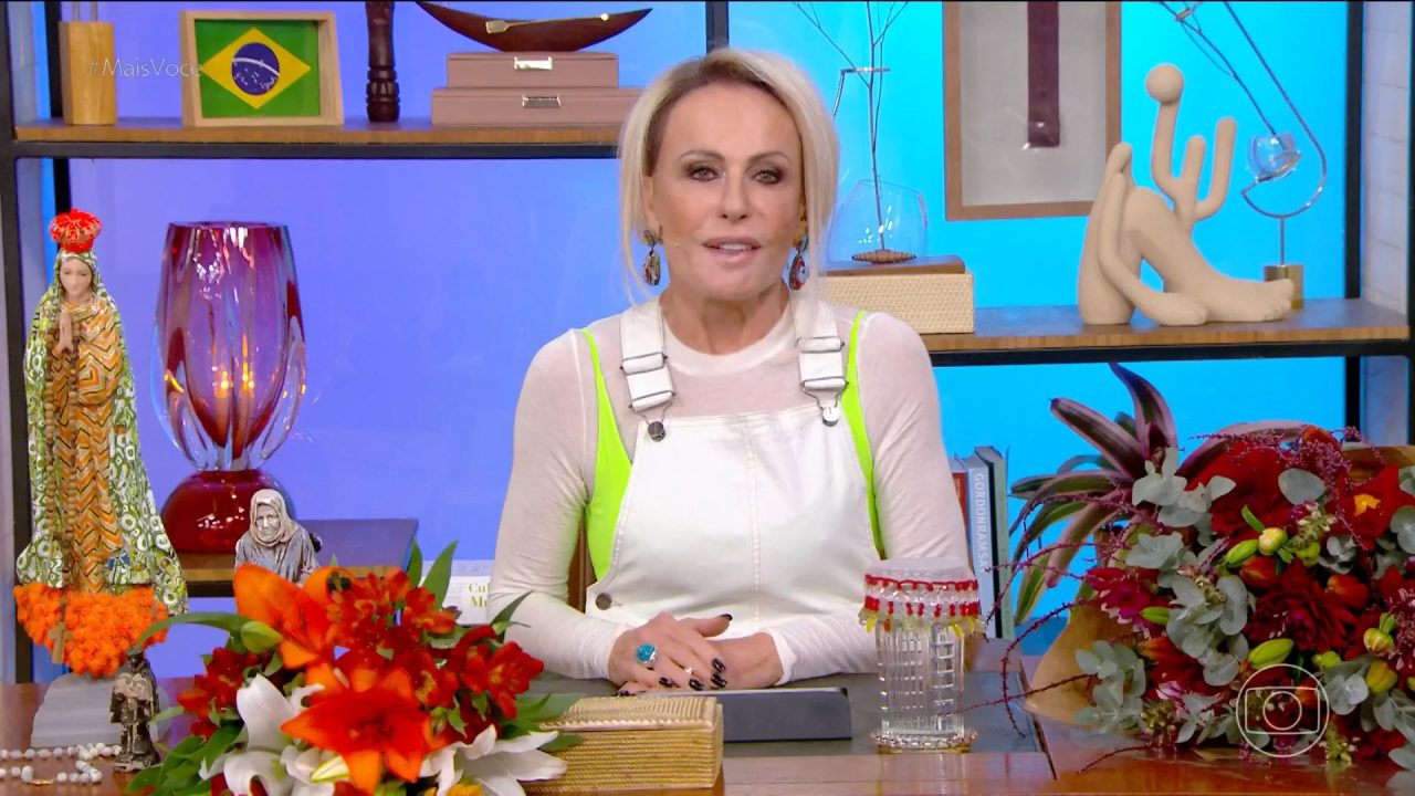 Foto de Ana Maria Braga no estúdio do programa Mais Você
