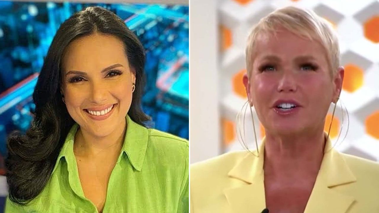 Márcia Dantas sorrindo de camisa verde em estúdio de telejornal ao lado de Xuxa usando blazer amarelo e brincos grandes em programa de TV