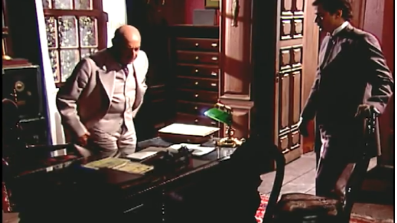 Marco Antônio conta a Francesco sobre o amante de sua mãe em Terra Nostra