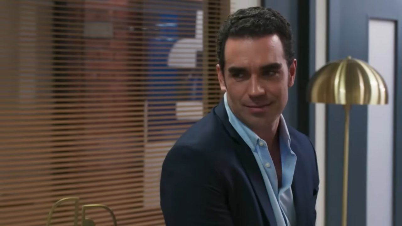 Marcus Ornellas é protagonista da novela Eternamente Apaixonados, do SBT