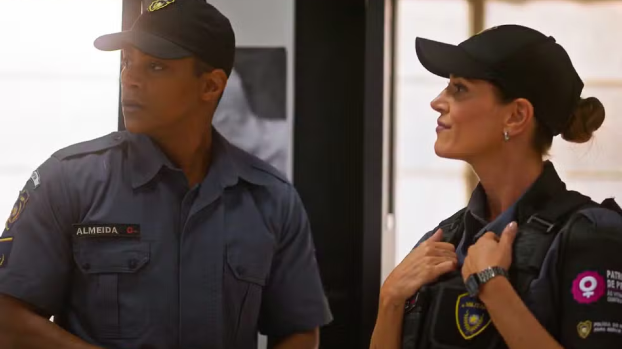 Marlon se rende aos encantos de Lopes e confessa o seu interesse em Dona de Mim