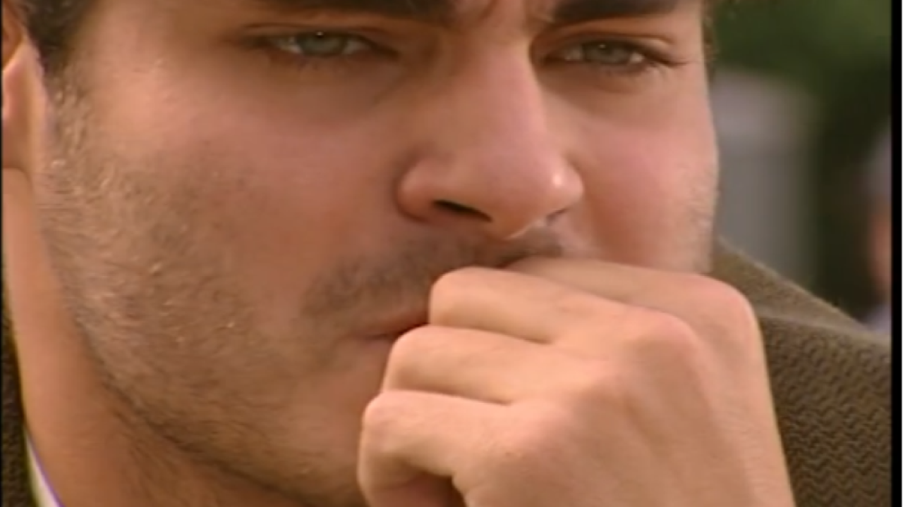 Matteo se desespera ao ver que não está conseguindo emprego em Terra Nostra