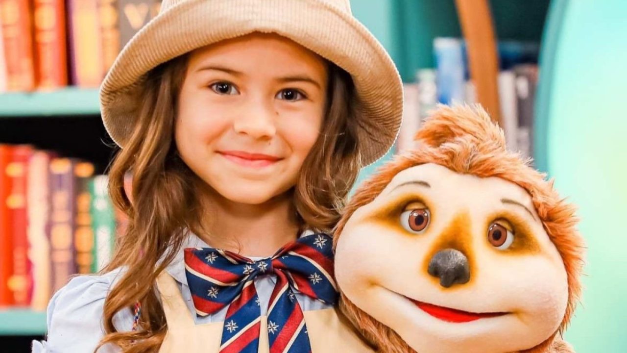 Mel Summers assina com a Globo