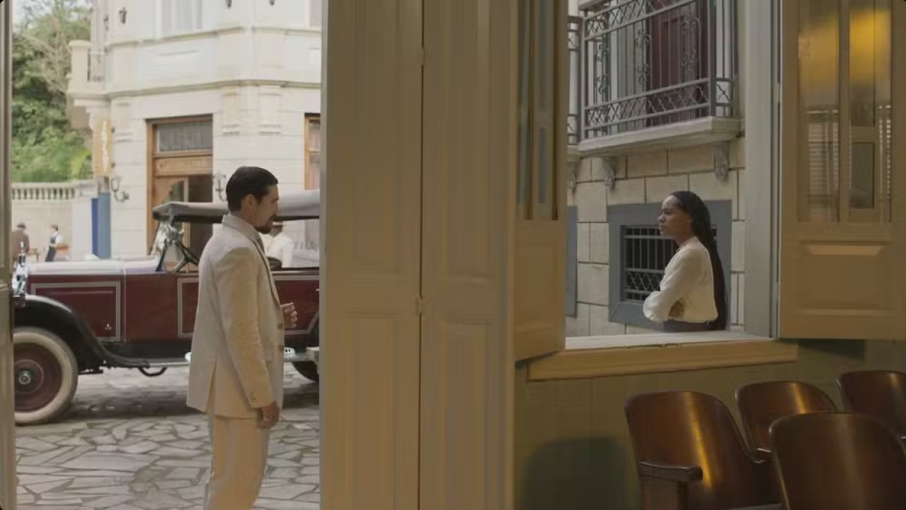 Mirinho se aproveita da doença de Tonho para dar em cima de Lúcia em A Nobreza do Amor