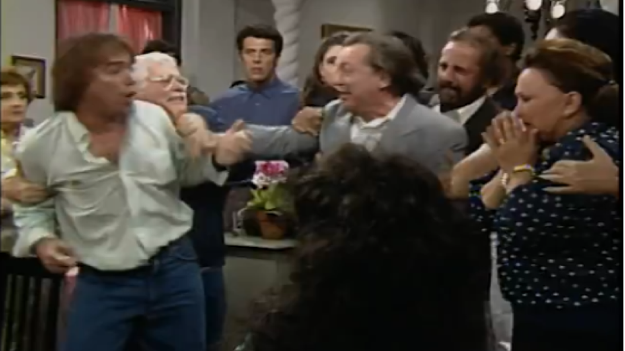 Neiva é destratada pelo filho de Saldanha na inauguração do Bodeguita em Rainha da Sucata