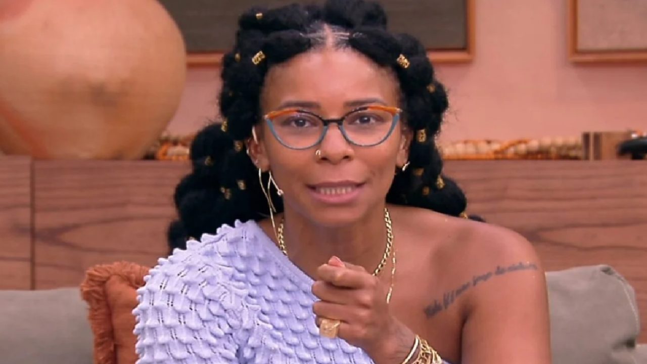 Rita Batista fala durante apresentação do É de Casa da TV Globo