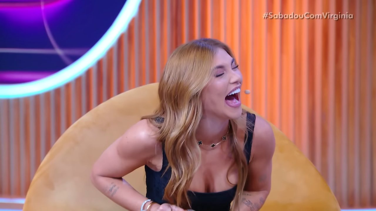 Foto de Virginia Fonseca no estúdio do Sabadou