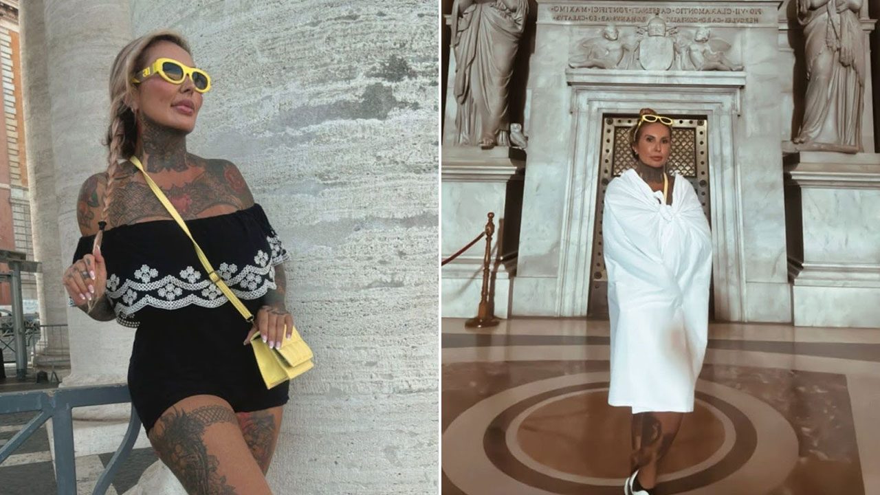 Sabrina Boing Boing com roupas curtas do lado de fora e coberta por tecido branco dentro do Vaticano