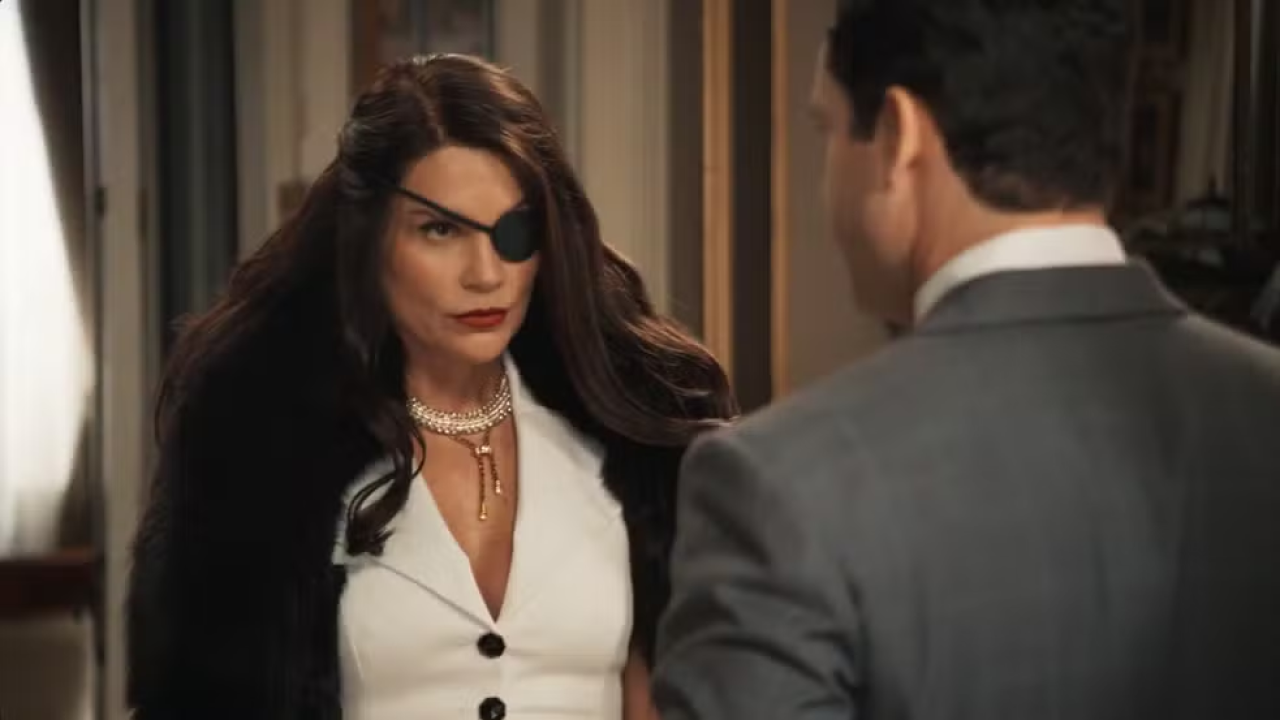 Sandra toma posse da fábrica, para desespero de Celso e Araújo em Êta Mundo Melhor!