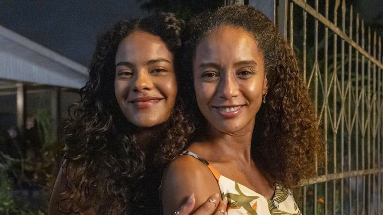 Foto de Taís Araujo e Bella Campos