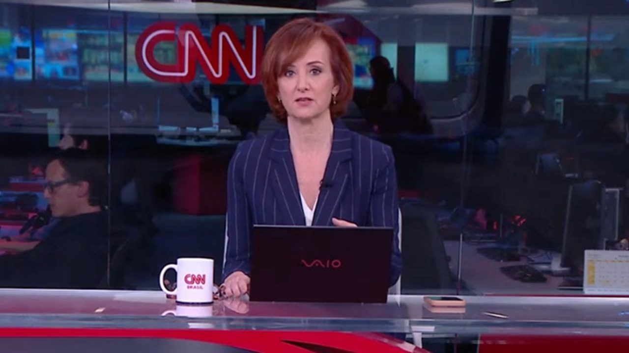 Foto de Thais Herédia, apresentadora da CNN Brasil