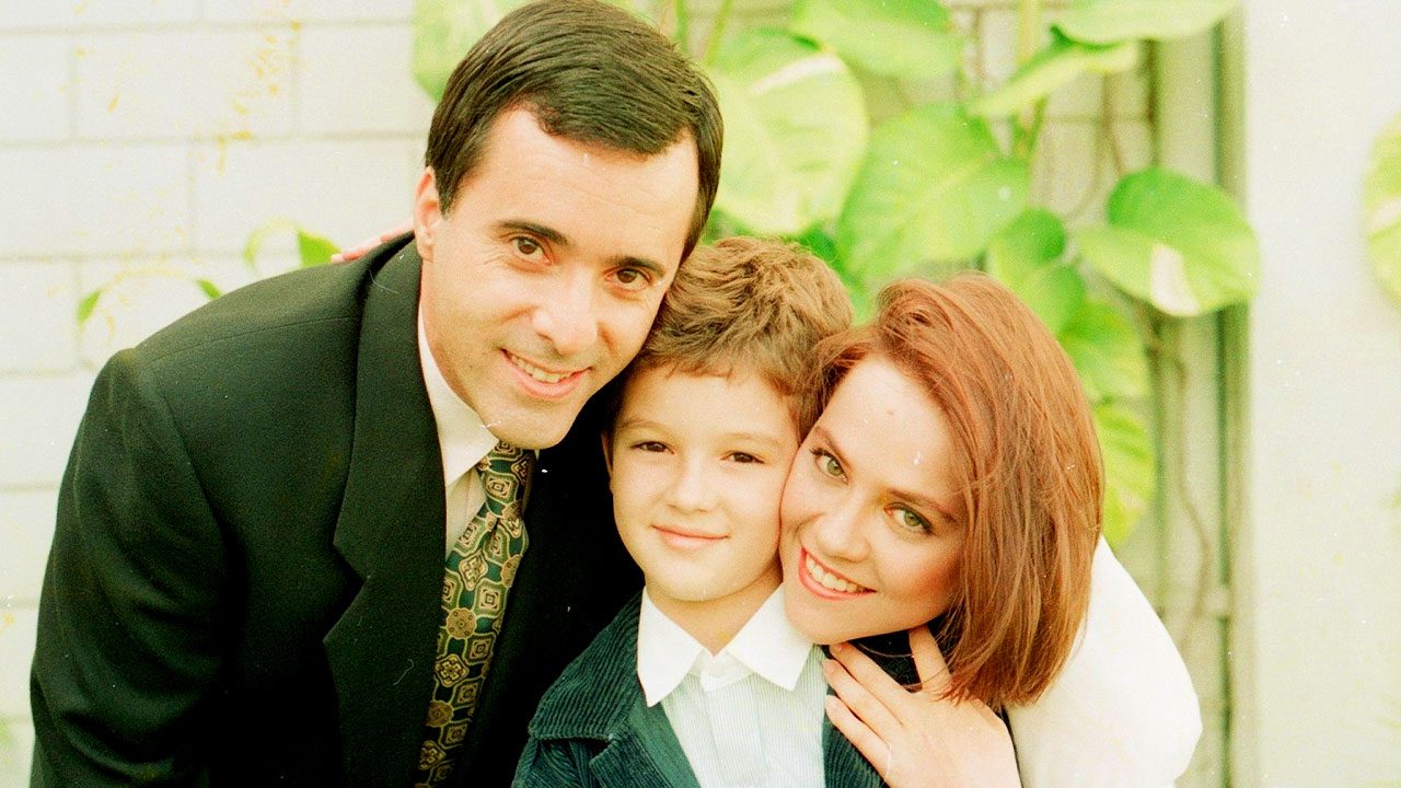 Álvaro (Tony Ramos), Alvinho (Eduardo Caldas) e Débora (Viviane Pasmanter) em foto de divulgação da novela Felicidade