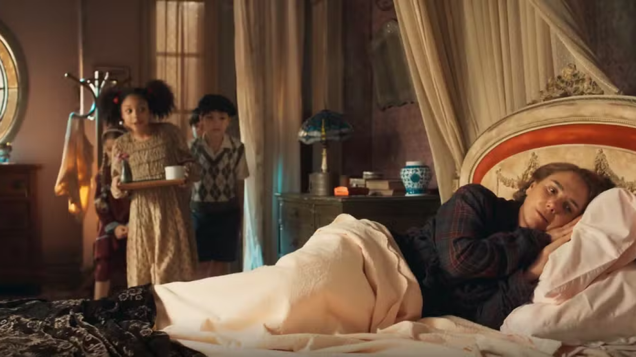 Zulma fica inconformada por não ter conseguido impedir a união de Candinho e Dita em Êta Mundo Melhor!